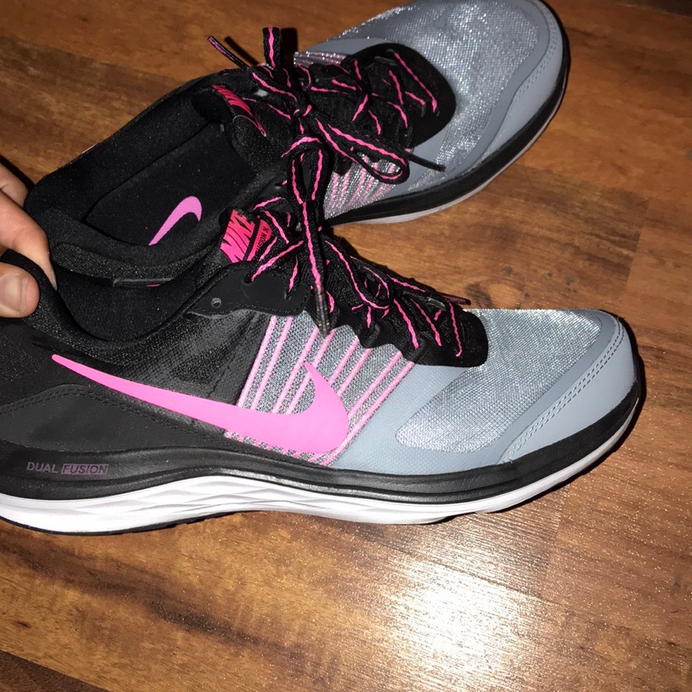 Nike tennis shoes